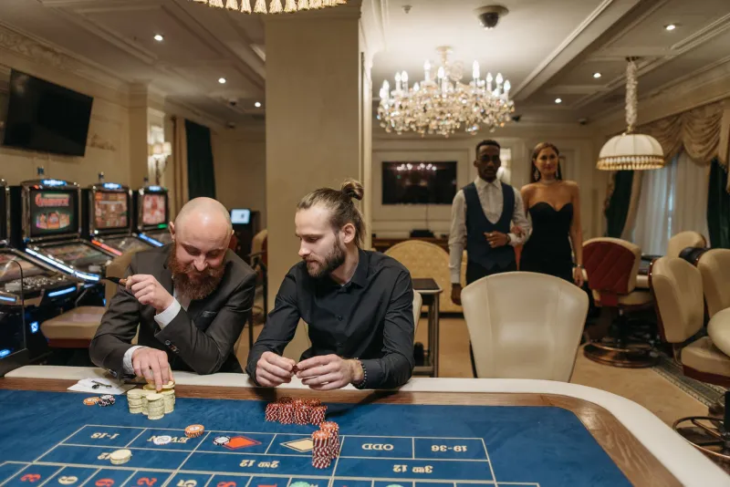 Alone at the Machine: Why Aussie Punters Hide Their Gambling Habits Even From Themselves
