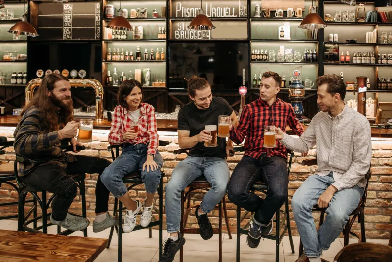 Why You Bet Bigger When Your Mates Are Watching: The Group Psychology Every Aussie Punter Should Understand