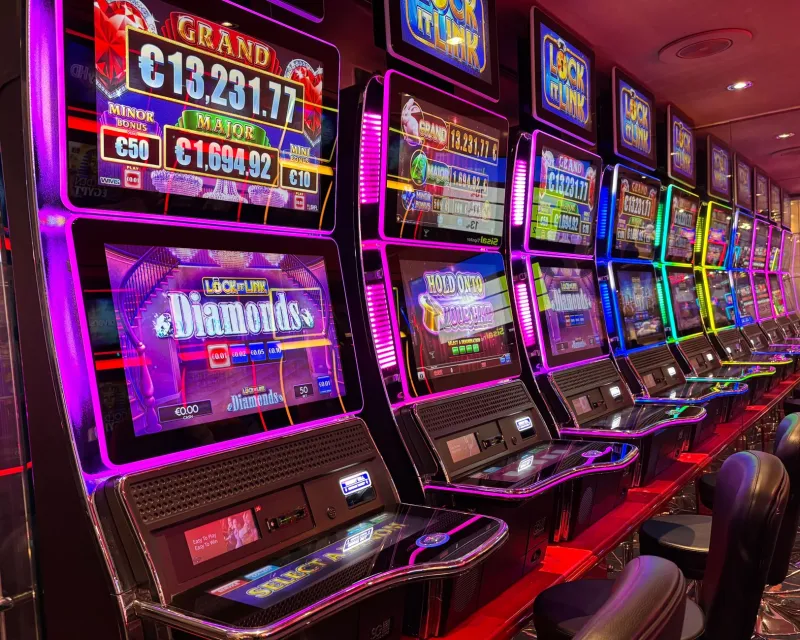 Regular or Rover: Is Sticking to Your Local Venue Actually Worth It for Aussie Gamblers?